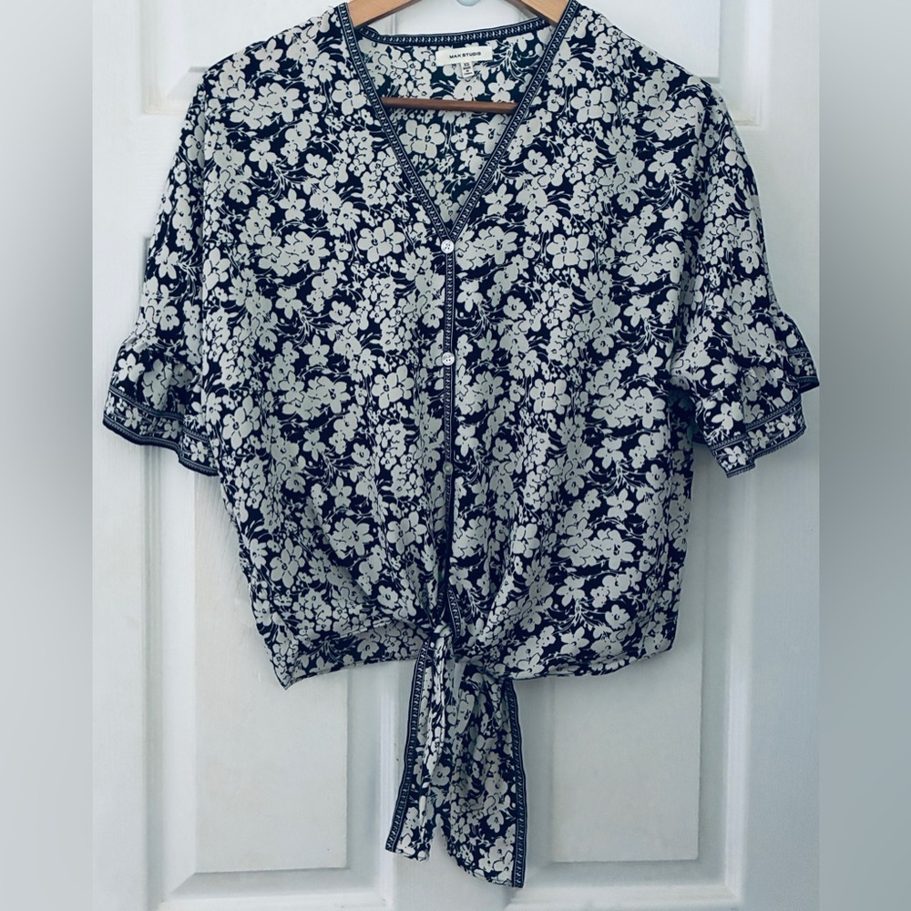 Max Studio Black and White Floral Blouse